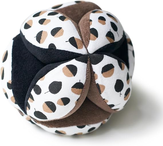 Wee Gallery Montessori Clutch Ball, Soft Cotton Visual Sensory Toys for Babies, Easy to Hold Baby Developmental Toy for Infant Play